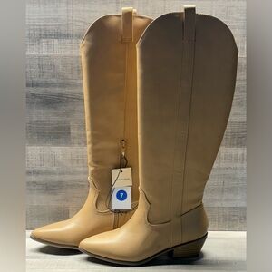 Universal Thread Tan Heeled Boots